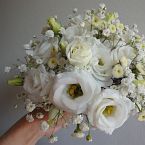 bílá svatební kytice, růže, Lisianthus